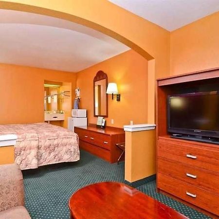 Pine Point Inn & Suites Smithville Exterior foto